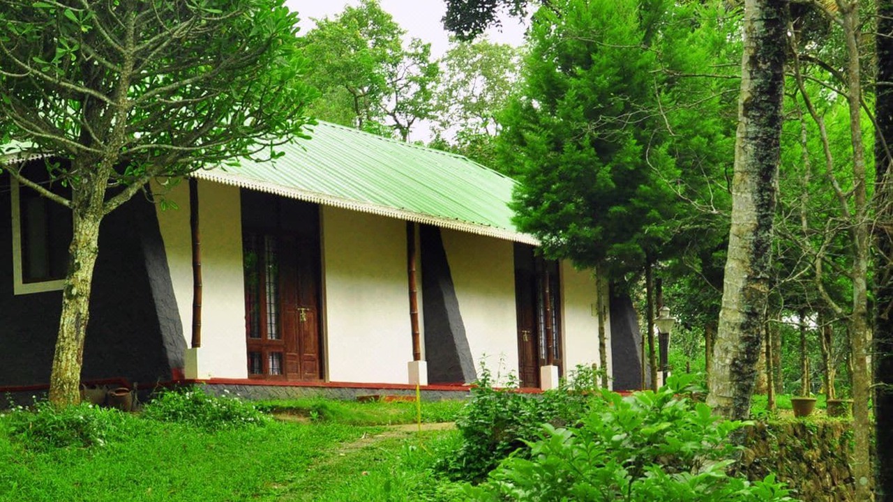 Photo of Buildings in Ramakkalmedu