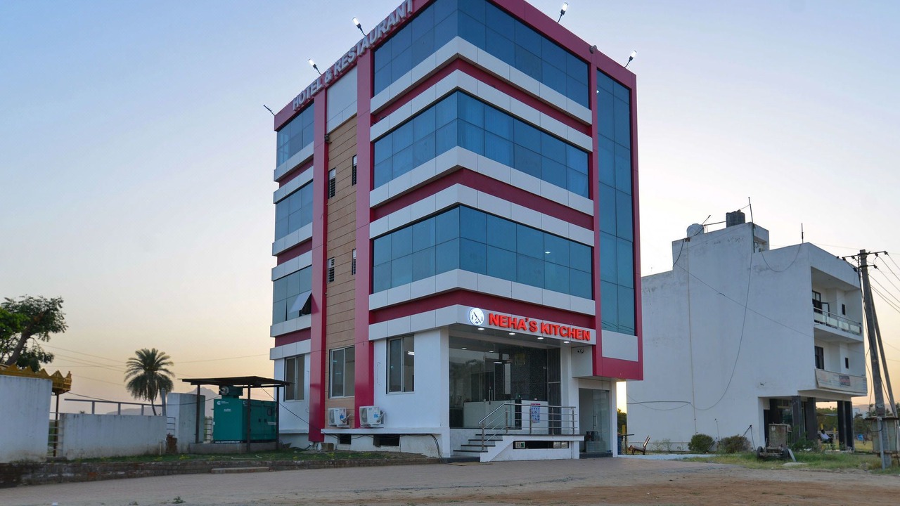 Photo of Buildings in Abu Road