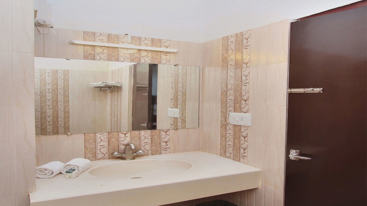 Photo of Bathroom in Hampankatta