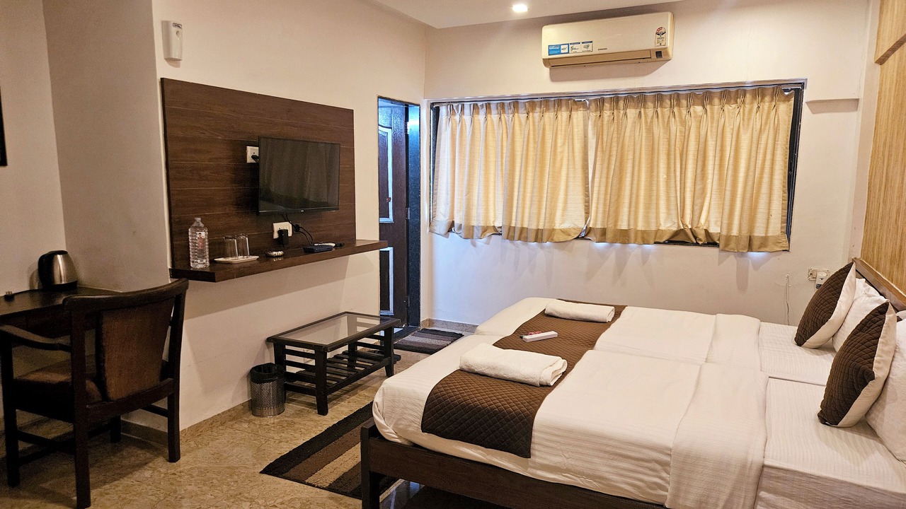 Photo of Bedroom in Malad East