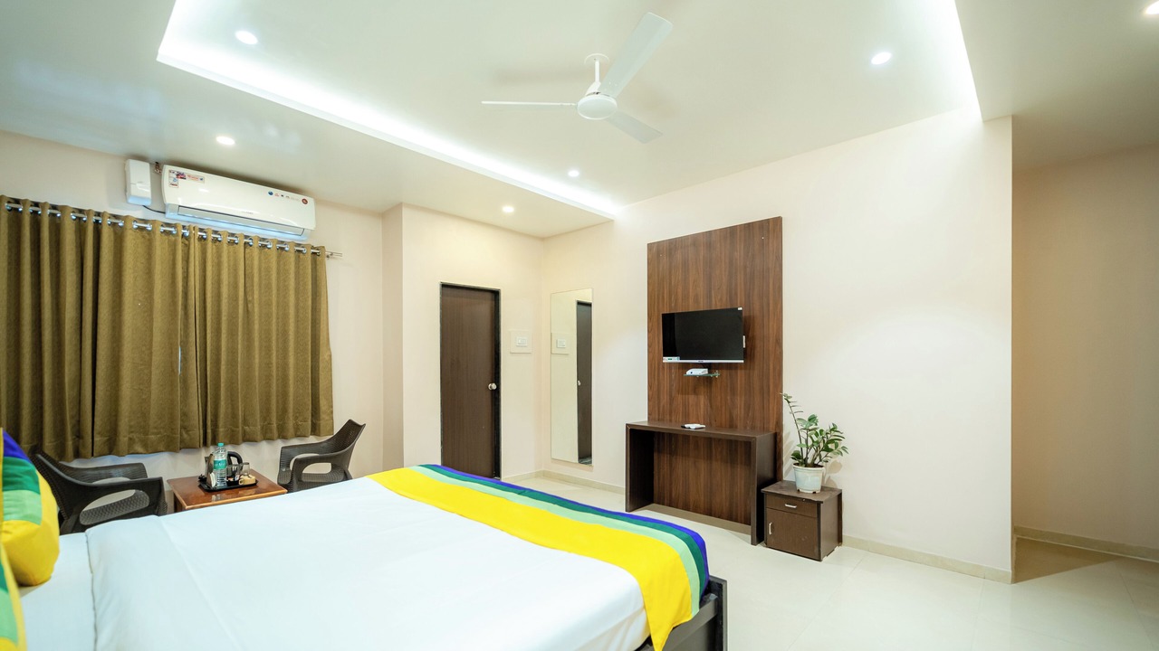 Photo of Bedroom in Satara