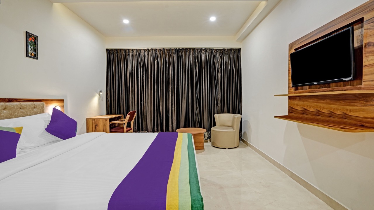 Photo of Bedroom in Palm Meadows