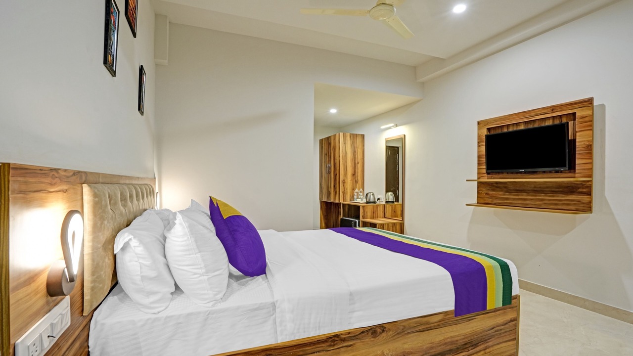 Photo of Bedroom in Palm Meadows