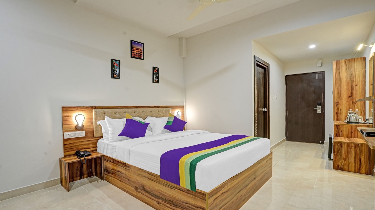Photo of Bedroom in Palm Meadows