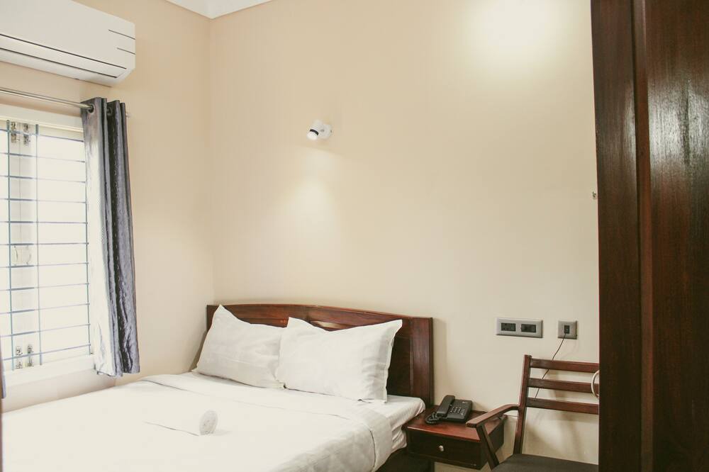 Photo of Bedroom in Tindivanam
