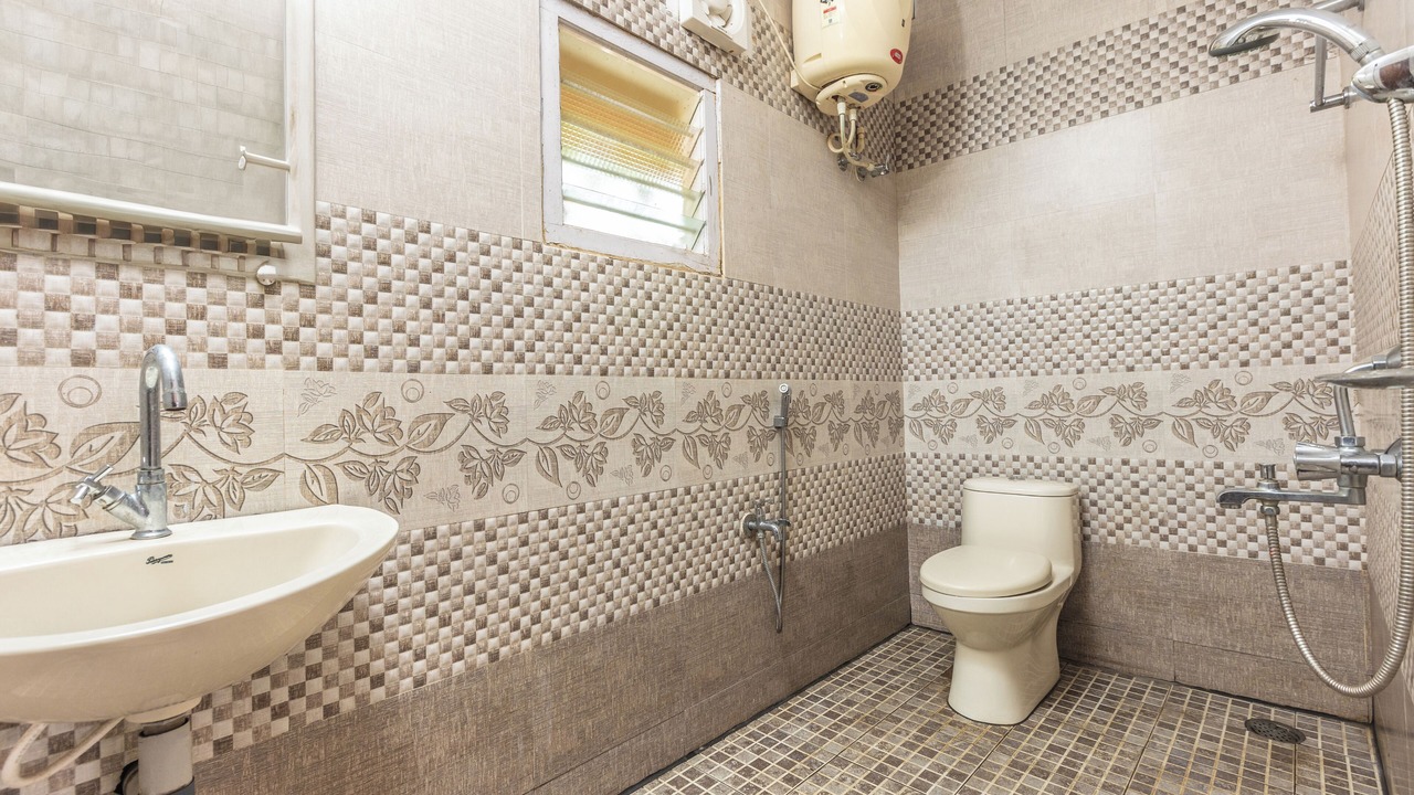 Photo of Bathroom in Ooty