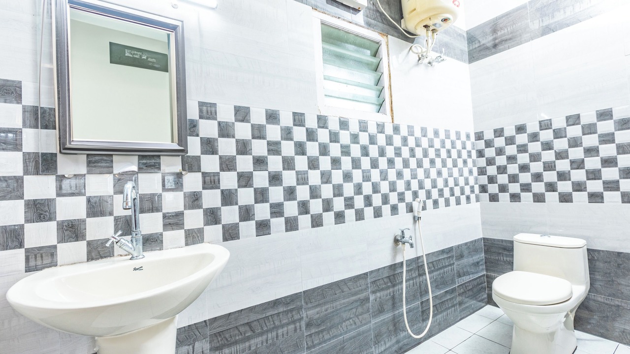 Photo of Bathroom in Ooty