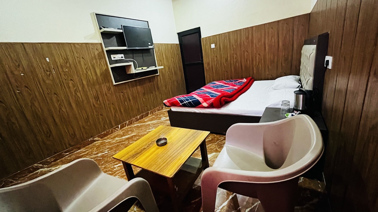 Photo of Bedroom in Dhunar Gaon