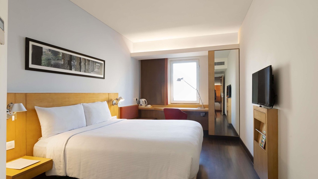 Photo of Bedroom in Navalur