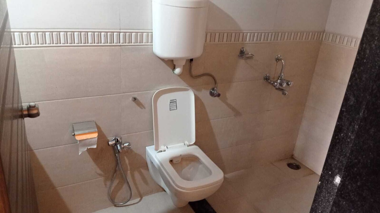 Photo of Bathroom in Maliwada