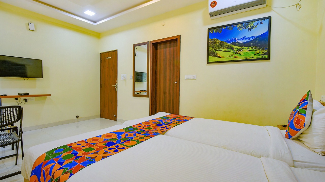 Photo of Bedroom in HBR Layout