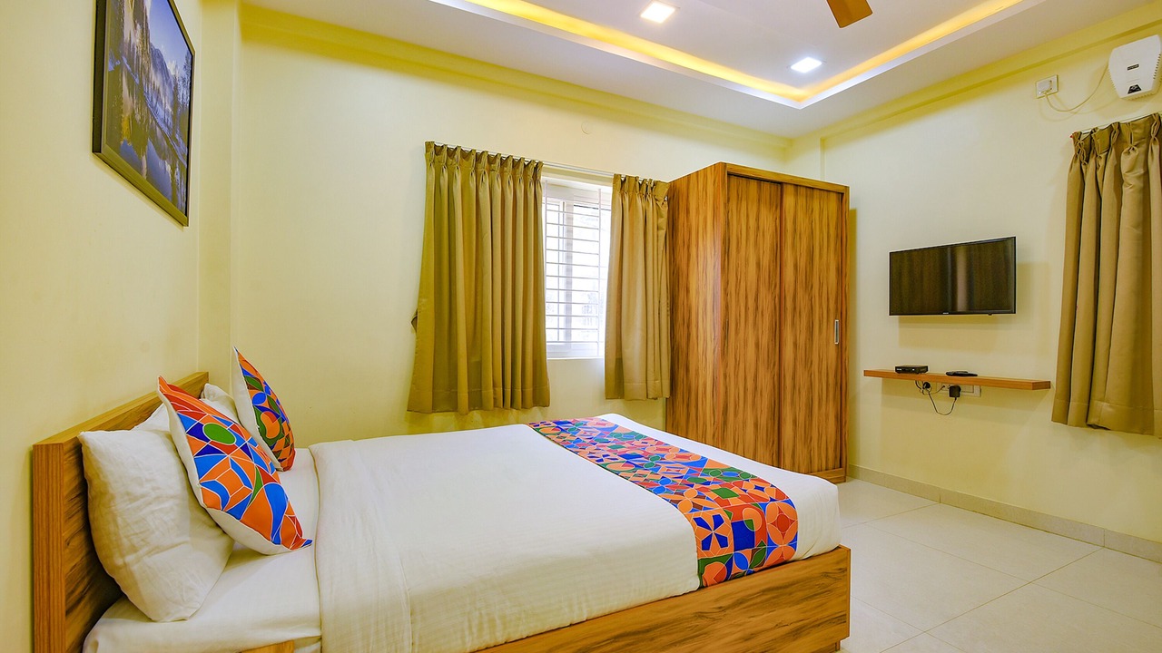 Photo of Bedroom in HBR Layout