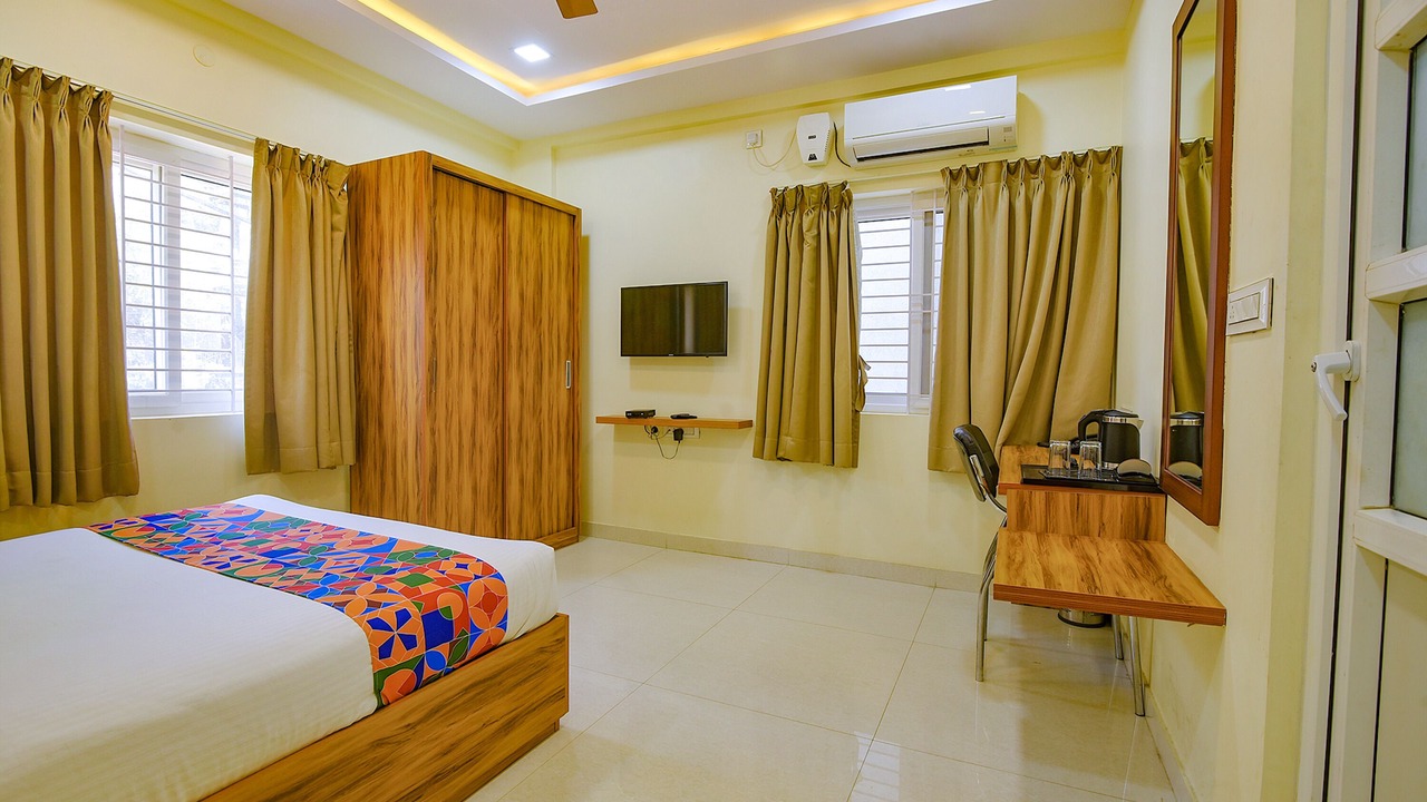 Photo of Bedroom in HBR Layout