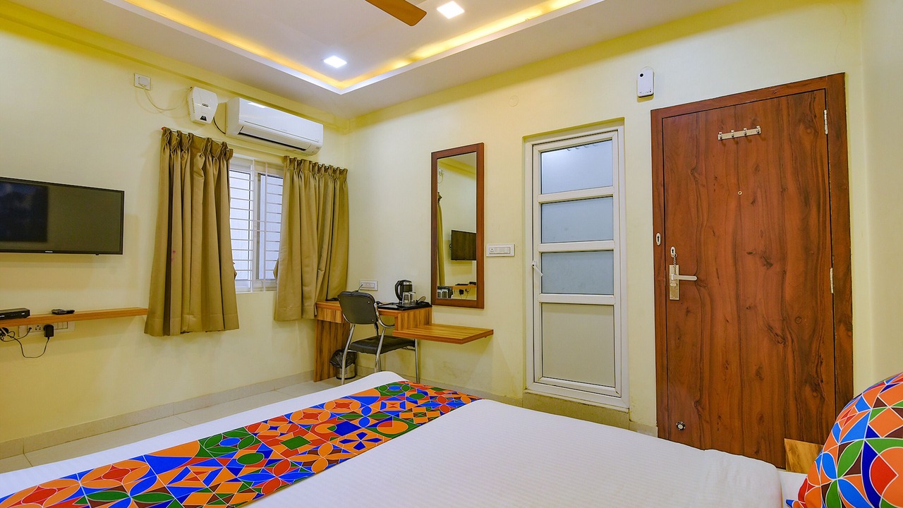 Photo of Bedroom in HBR Layout
