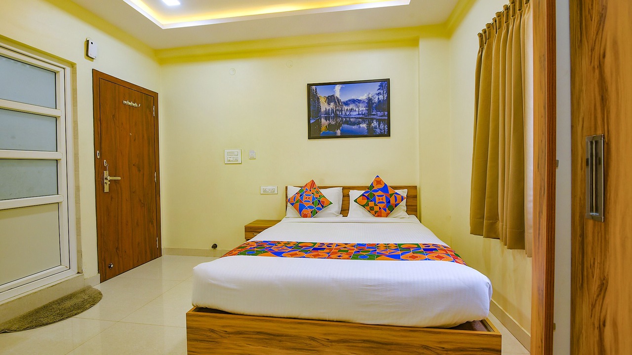 Photo of Bedroom in HBR Layout