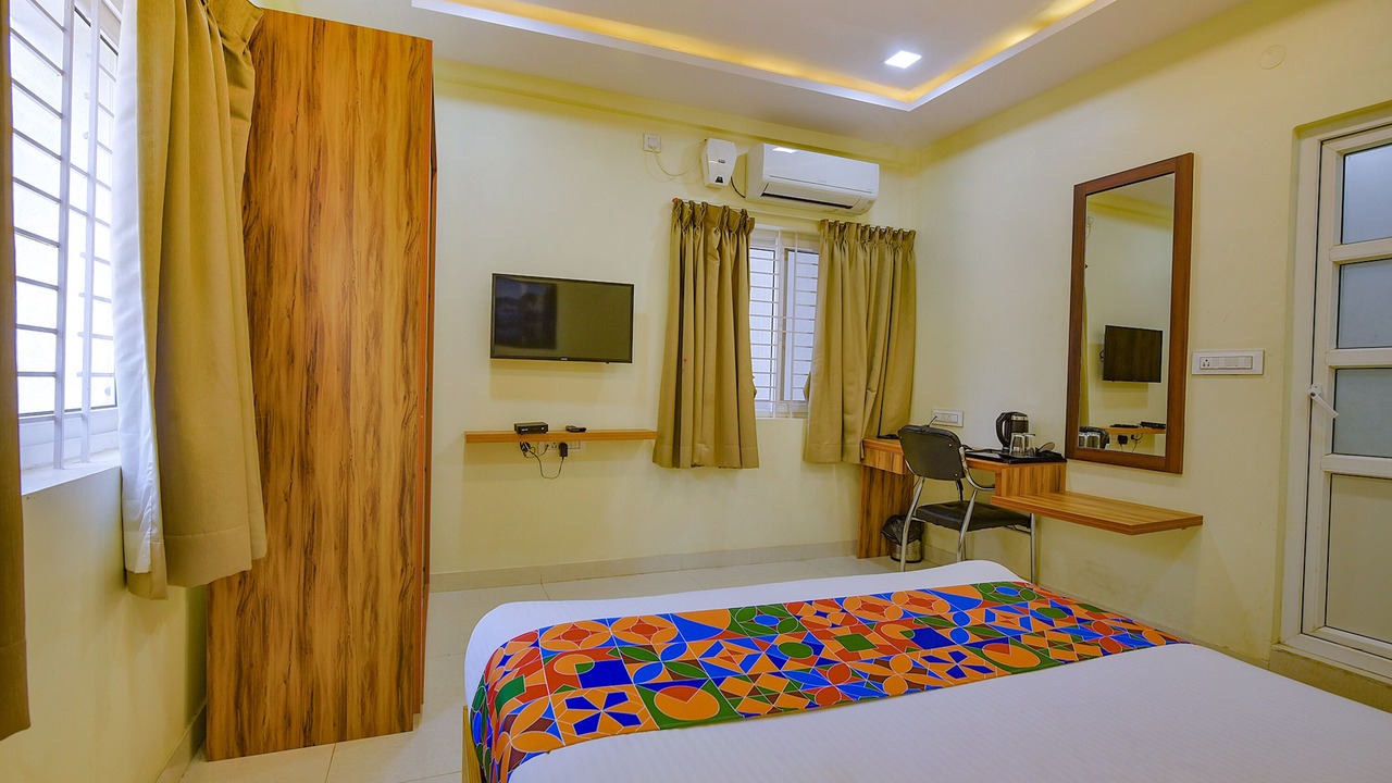 Photo of Bedroom in HBR Layout