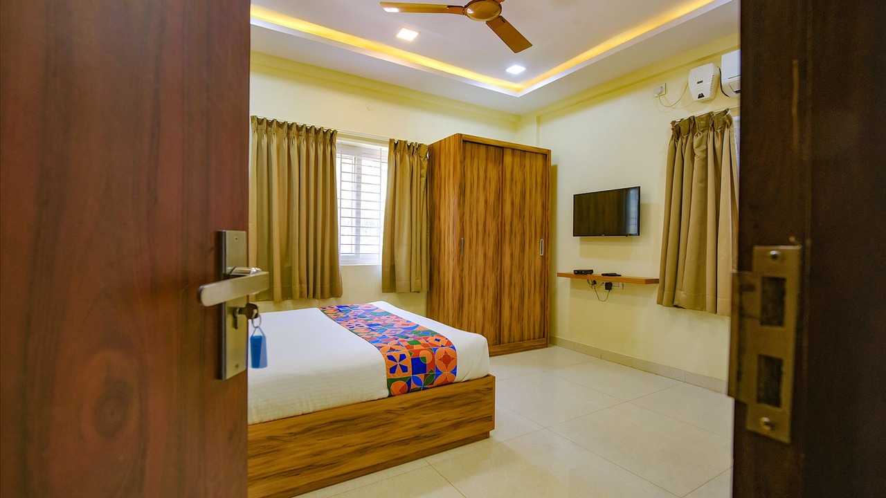 Photo of Bedroom in HBR Layout
