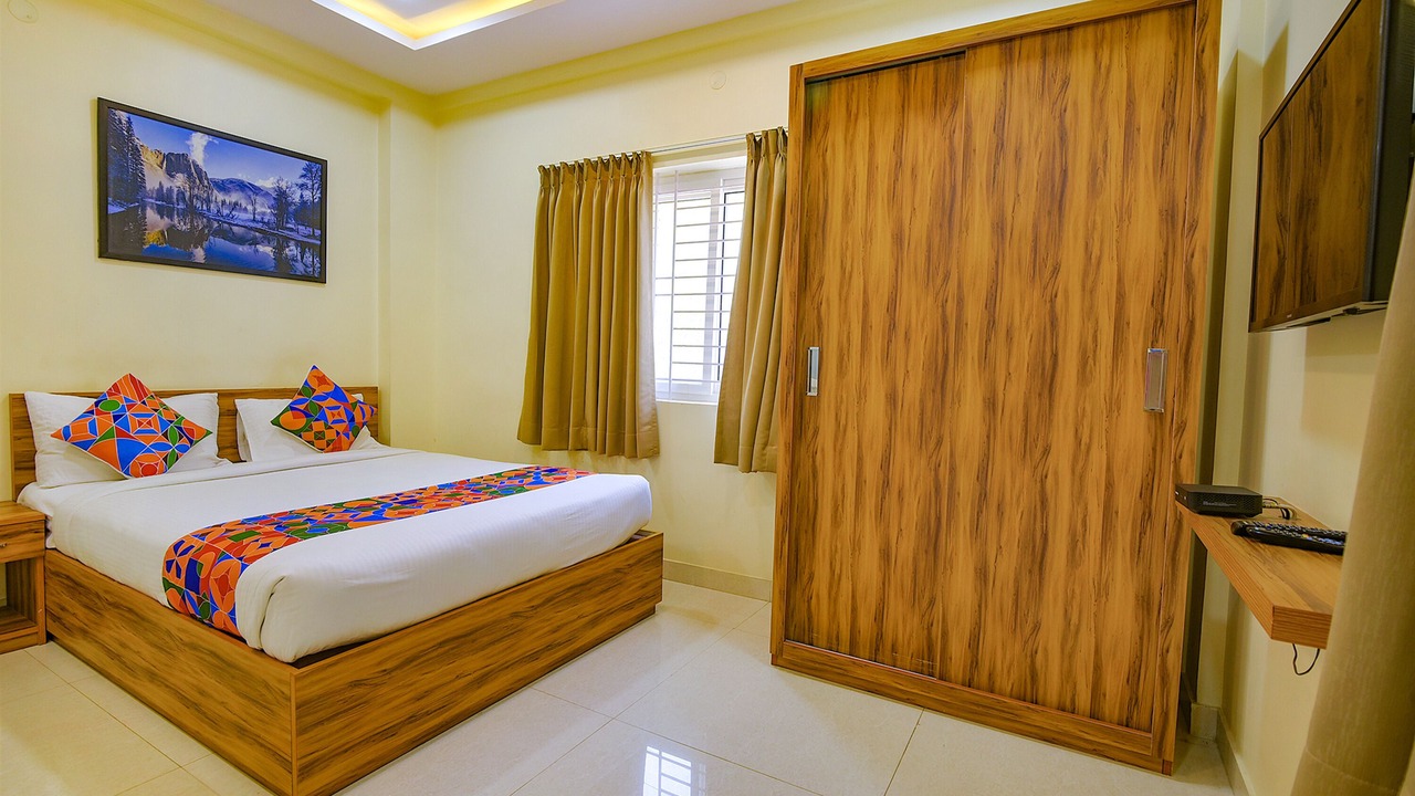 Photo of Bedroom in HBR Layout