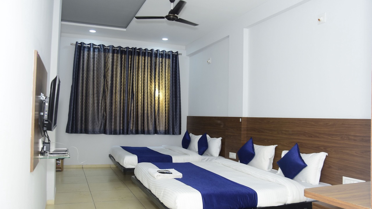 Photo of Bedroom in Hansalpur Becharaji