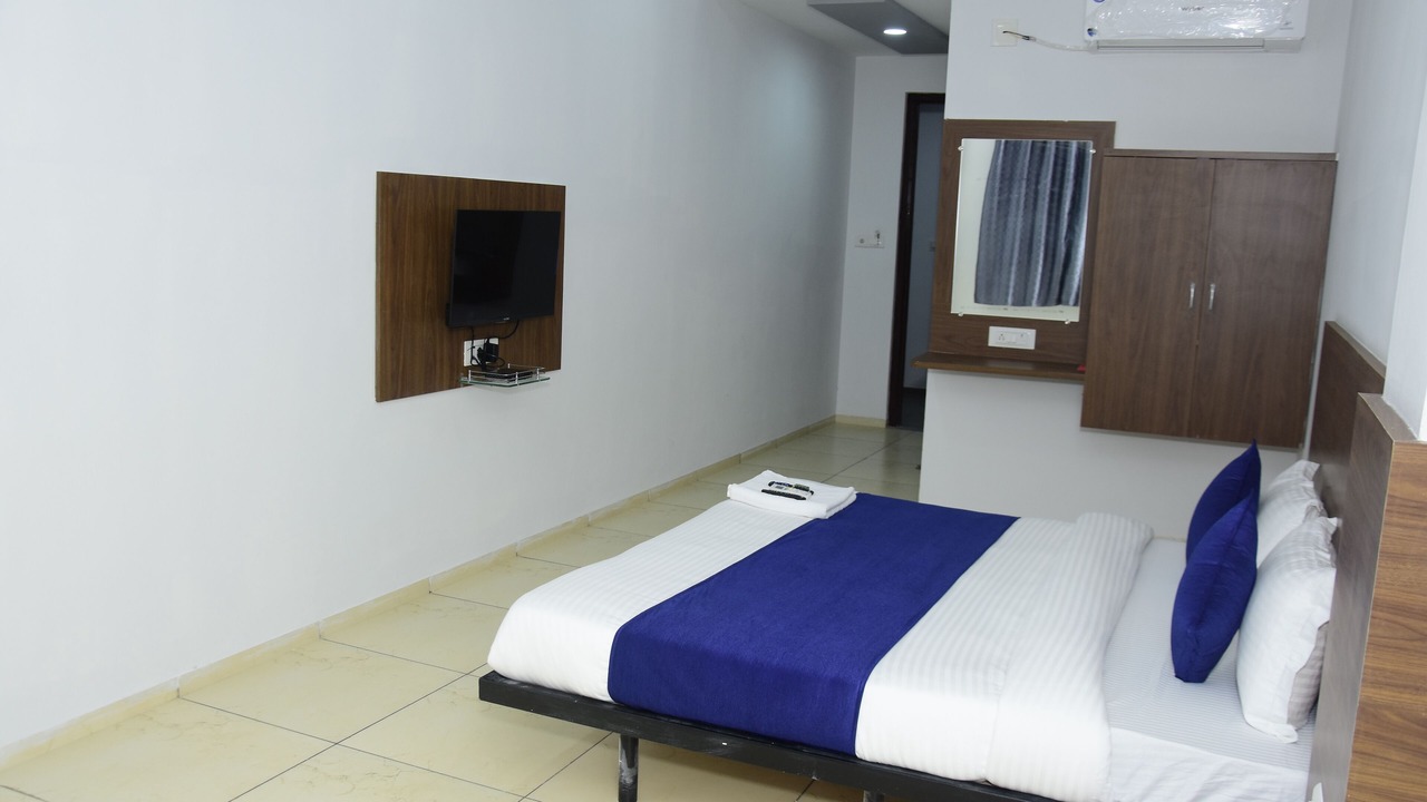 Photo of Bedroom in Hansalpur Becharaji