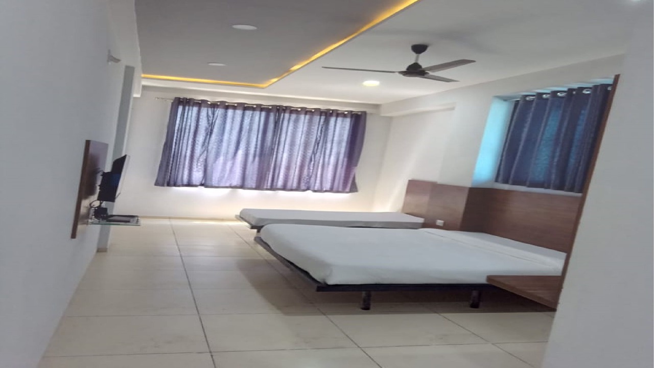 Photo of Bedroom in Hansalpur Becharaji