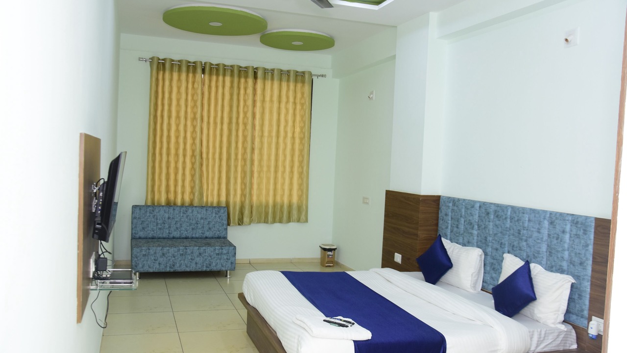 Photo of Bedroom in Hansalpur Becharaji