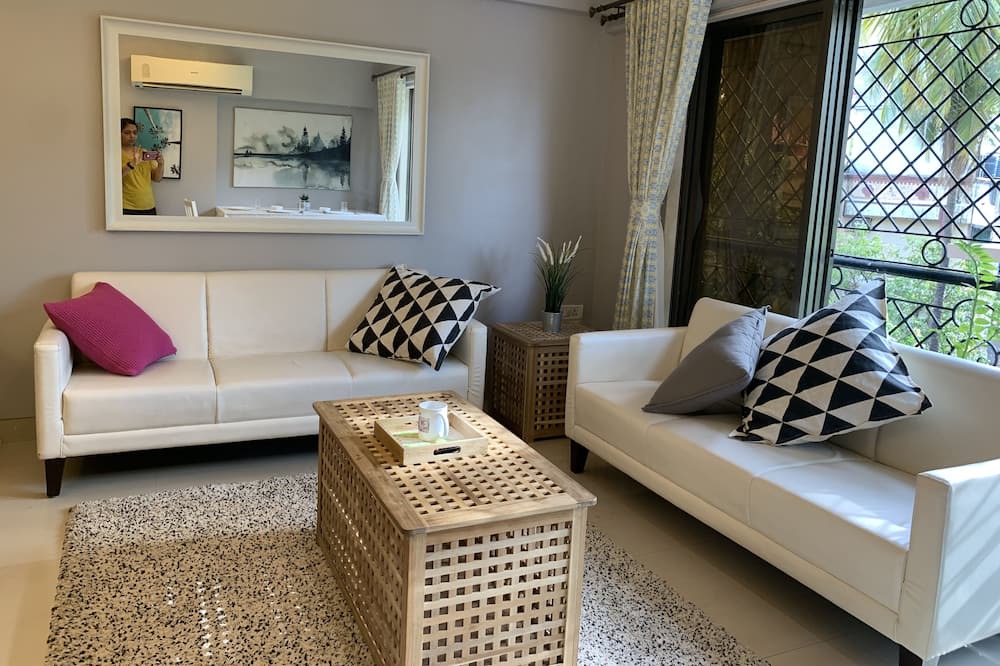 Photo of Livingroom in Prabhadevi