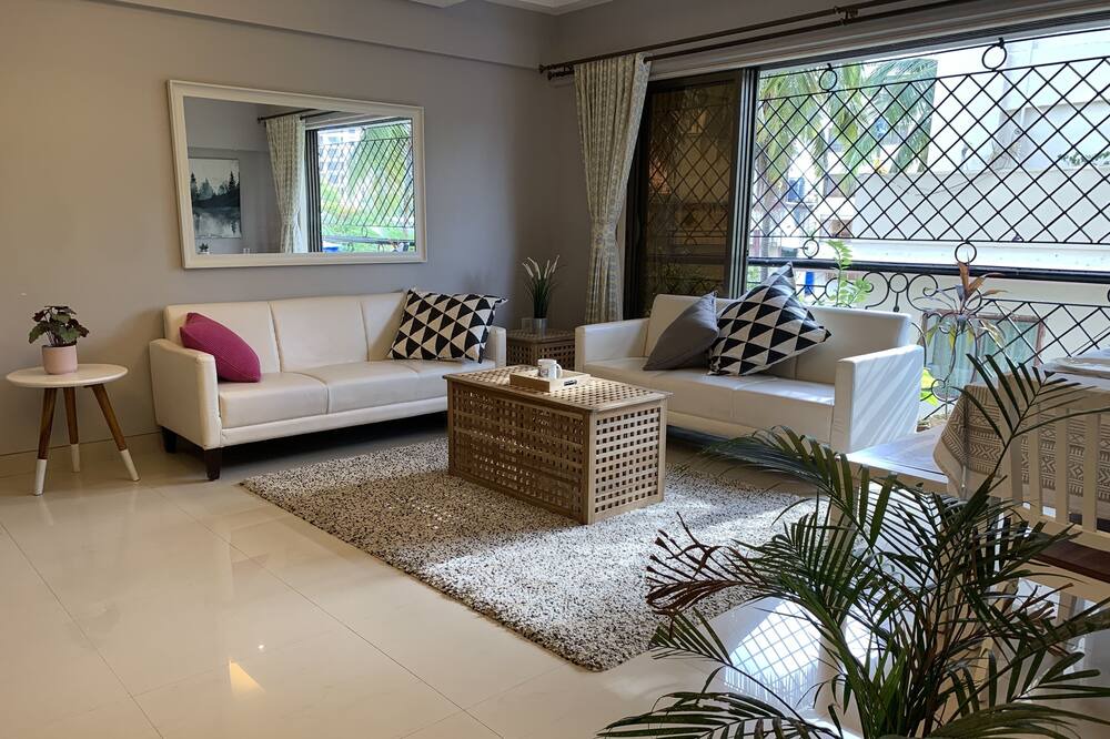 Photo of Livingroom in Prabhadevi