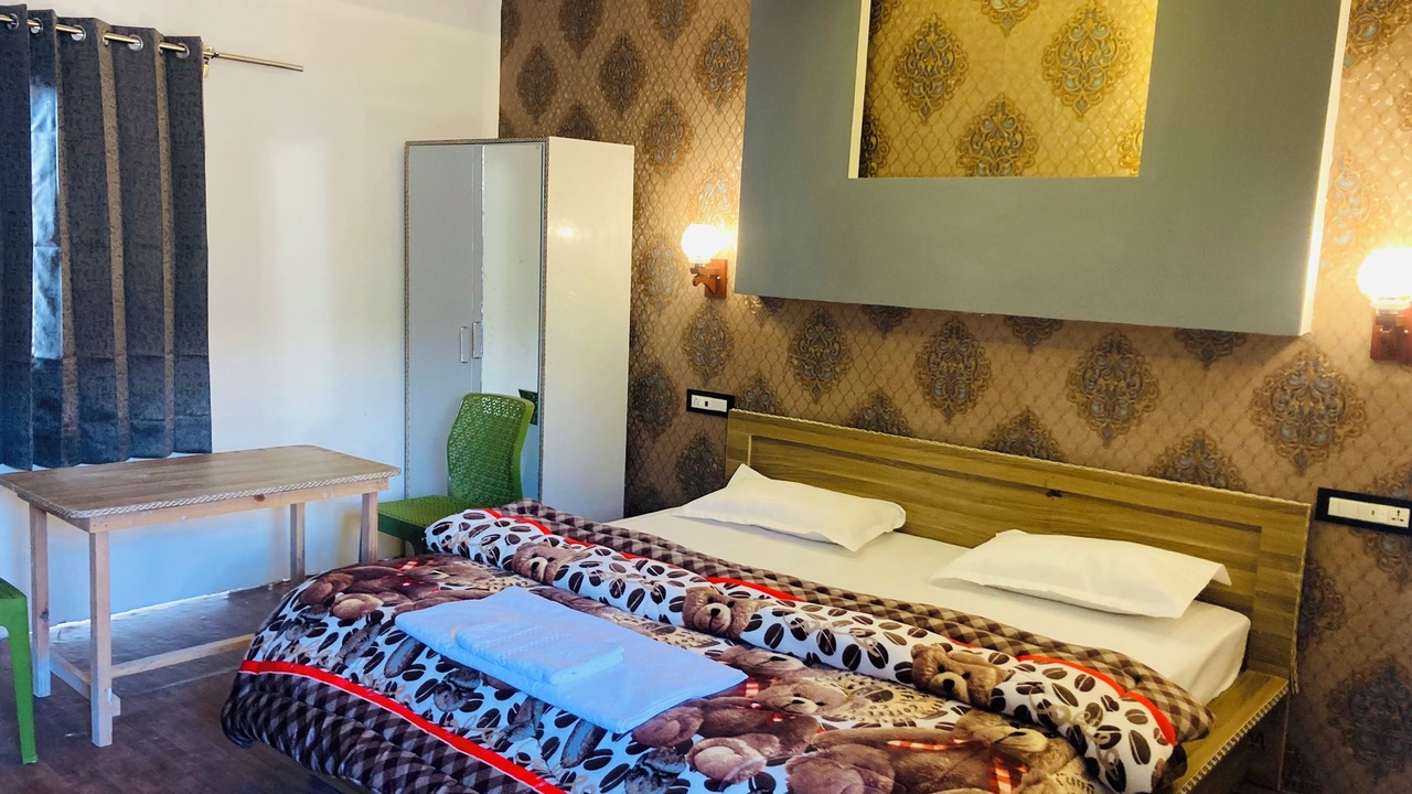Photo of Bedroom in Dhanaulti