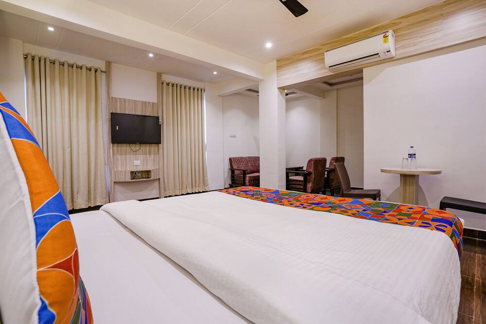 Photo of Bedroom in Kolegaon