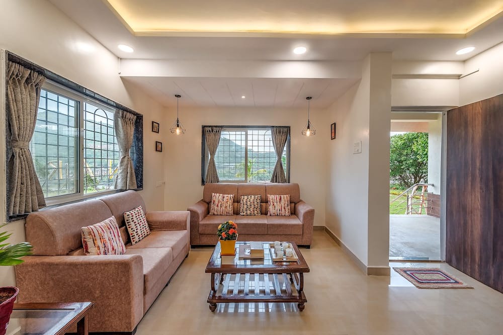 Photo of Livingroom in Lavasa