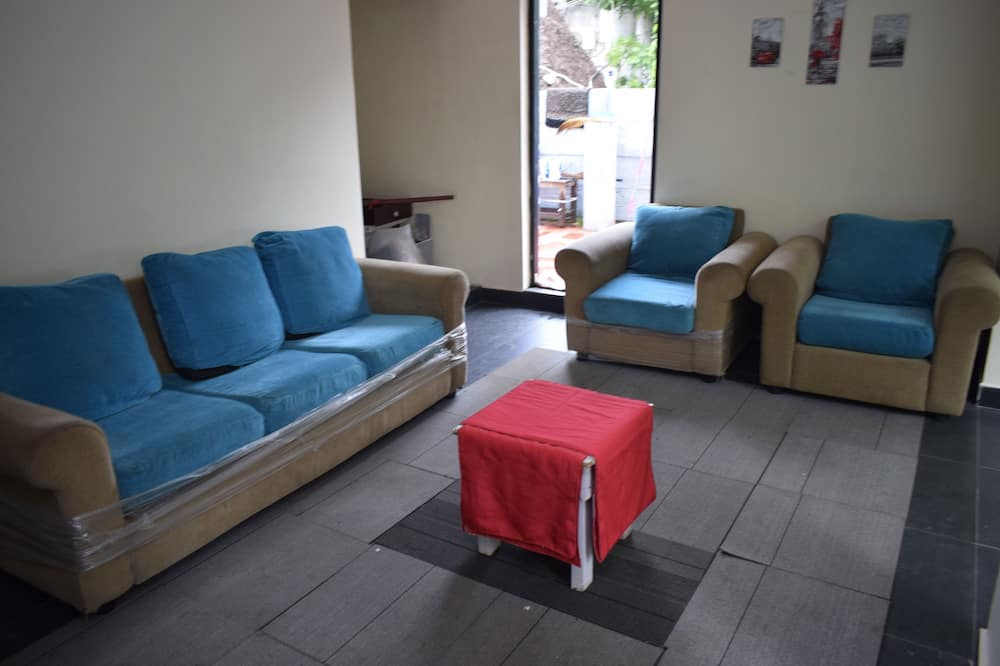 Photo of Livingroom in Kalapet