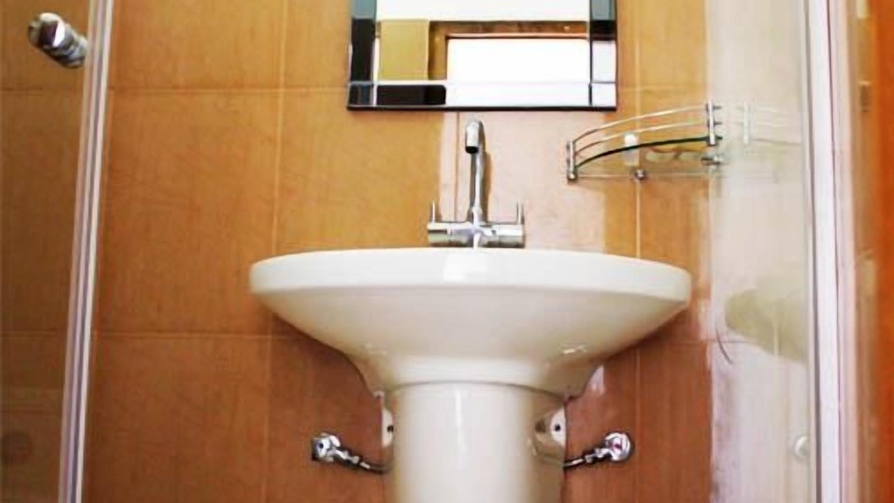 Photo of Bathroom in Thalayathimund