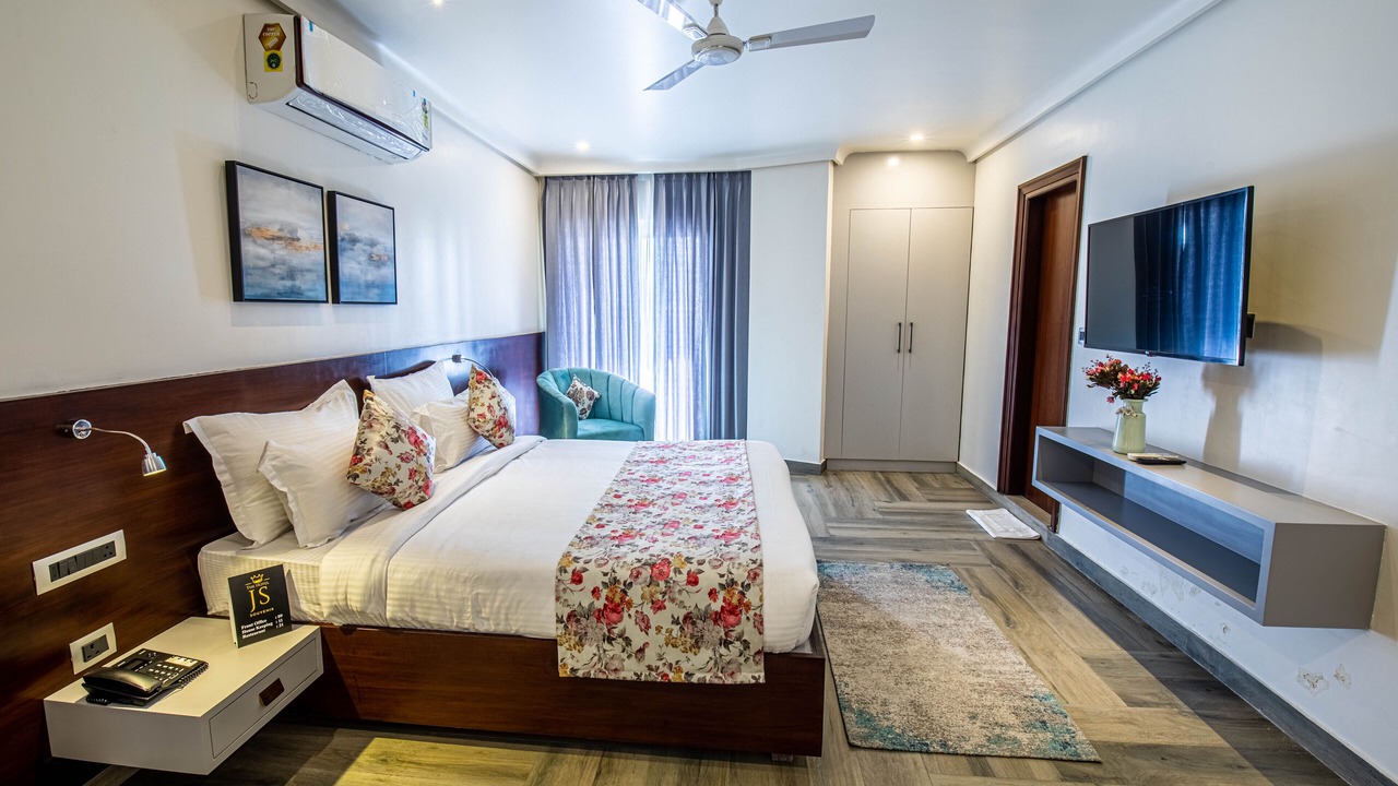 Photo of Bedroom in Rani Pokhri