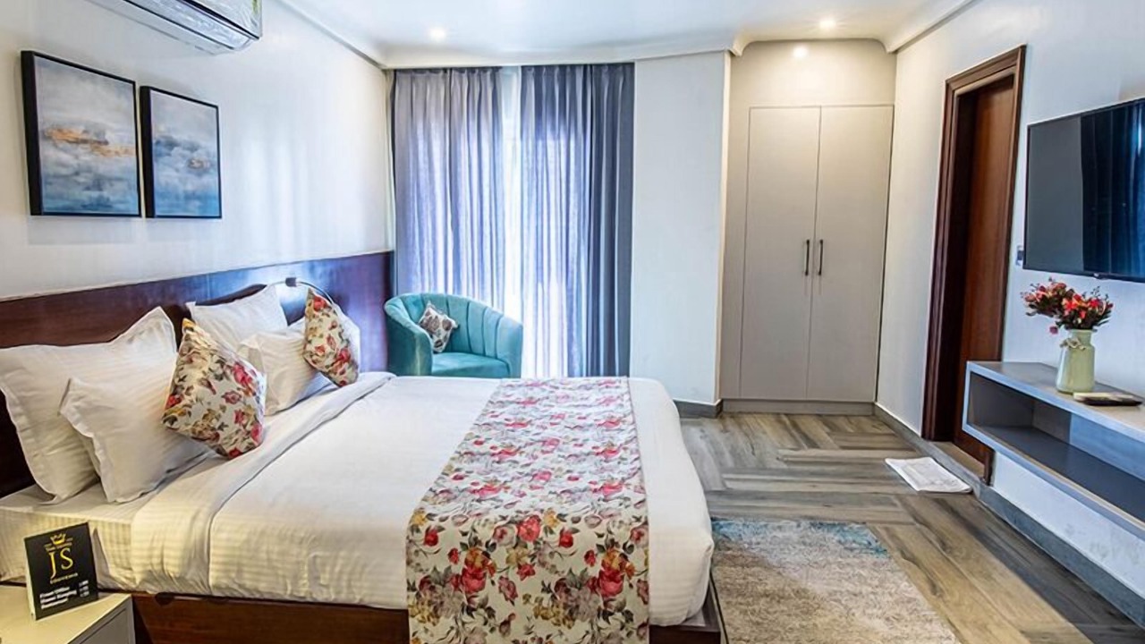 Photo of Bedroom in Rani Pokhri