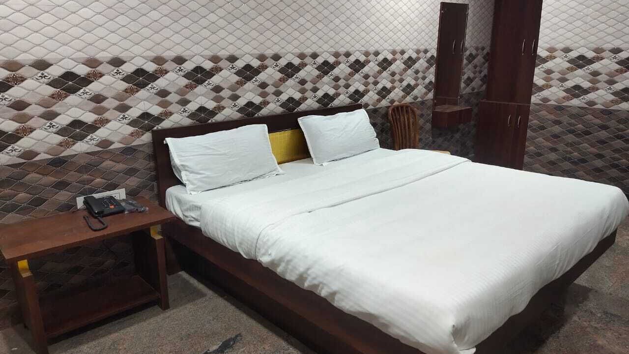 Photo of Bedroom in Arakkonam