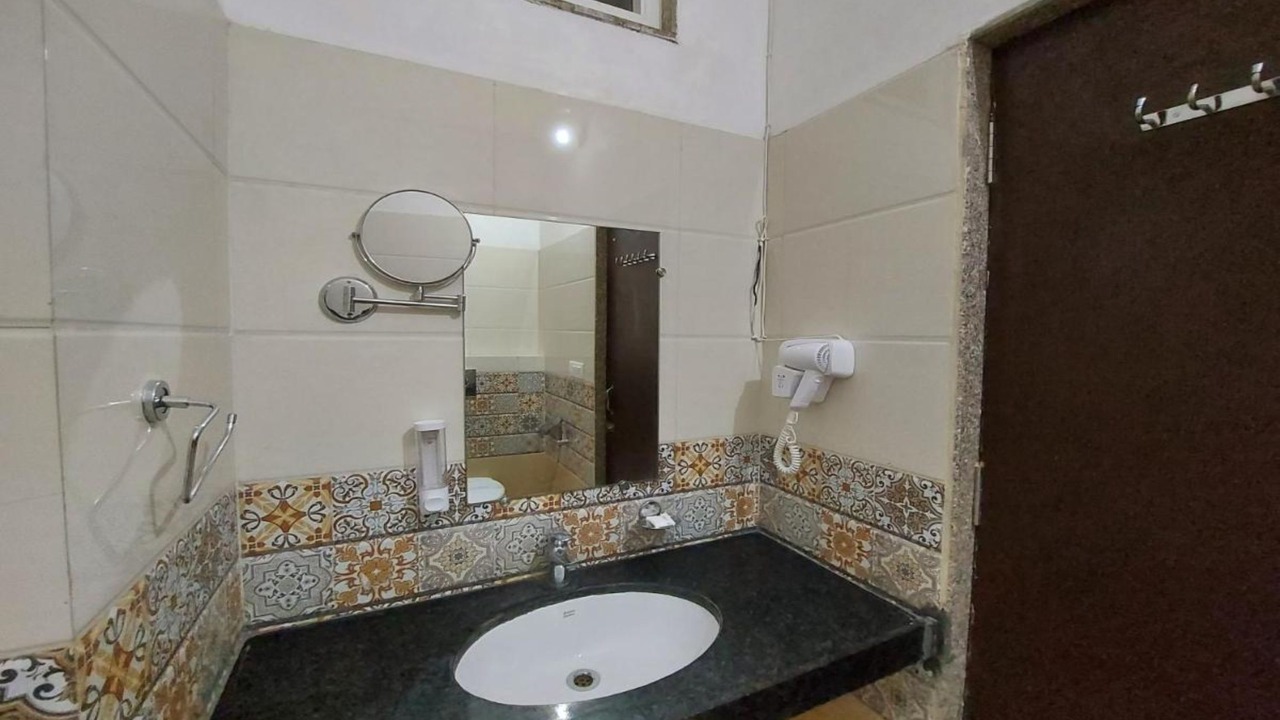 Photo of Bathroom in Mavli
