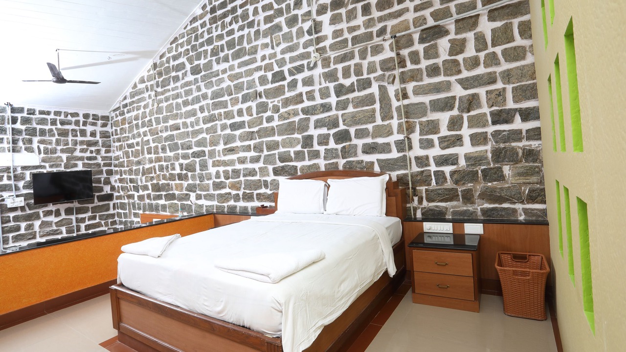 Photo of Bedroom in Denkanikota