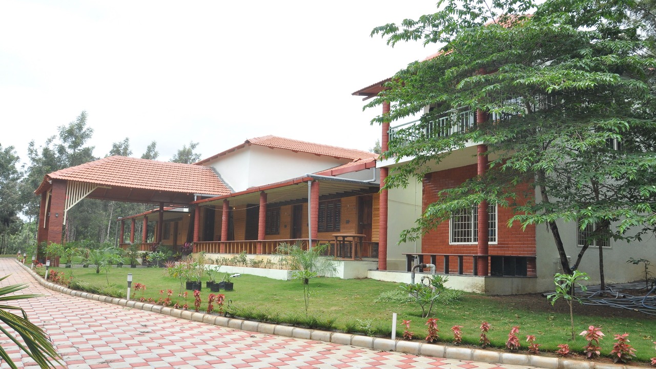 Photo of Outdoor in Alur