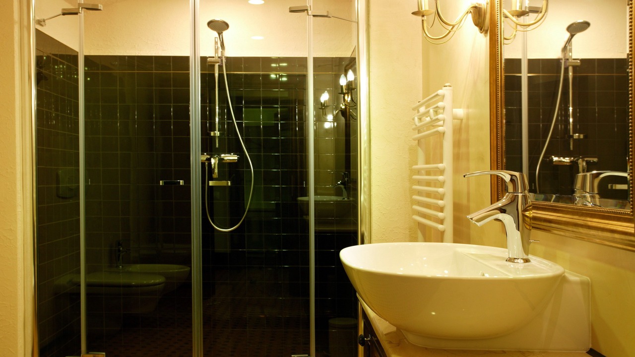 Photo of Bathroom in Mamaia-Sat