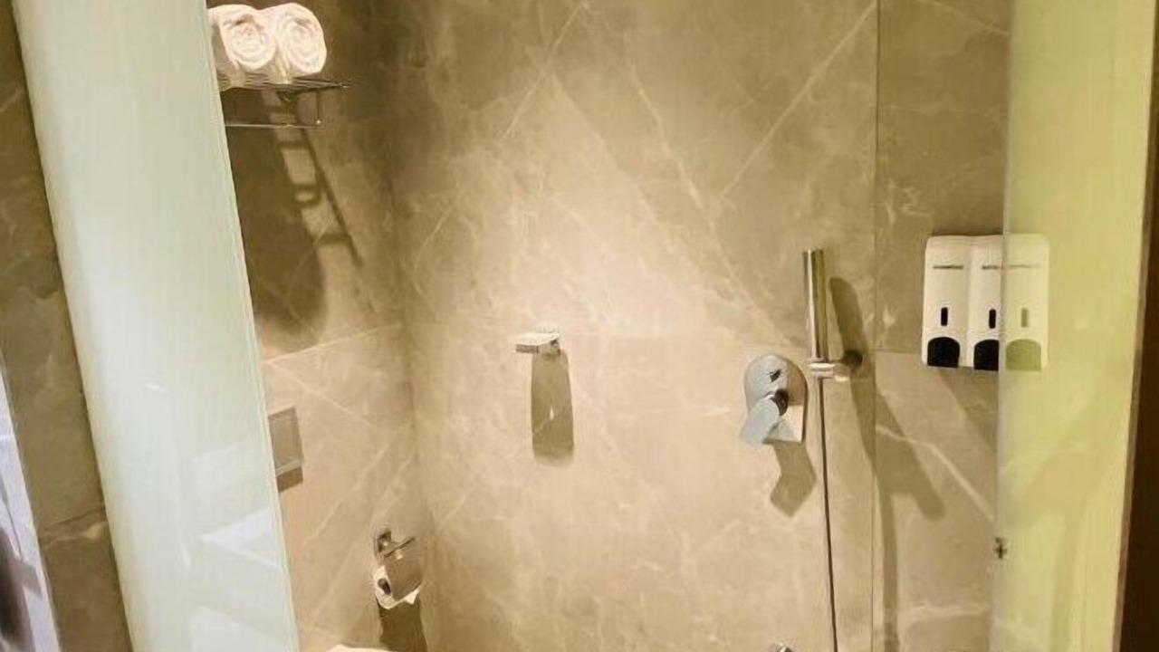 Photo of Bathroom in Kadubeesanahalli