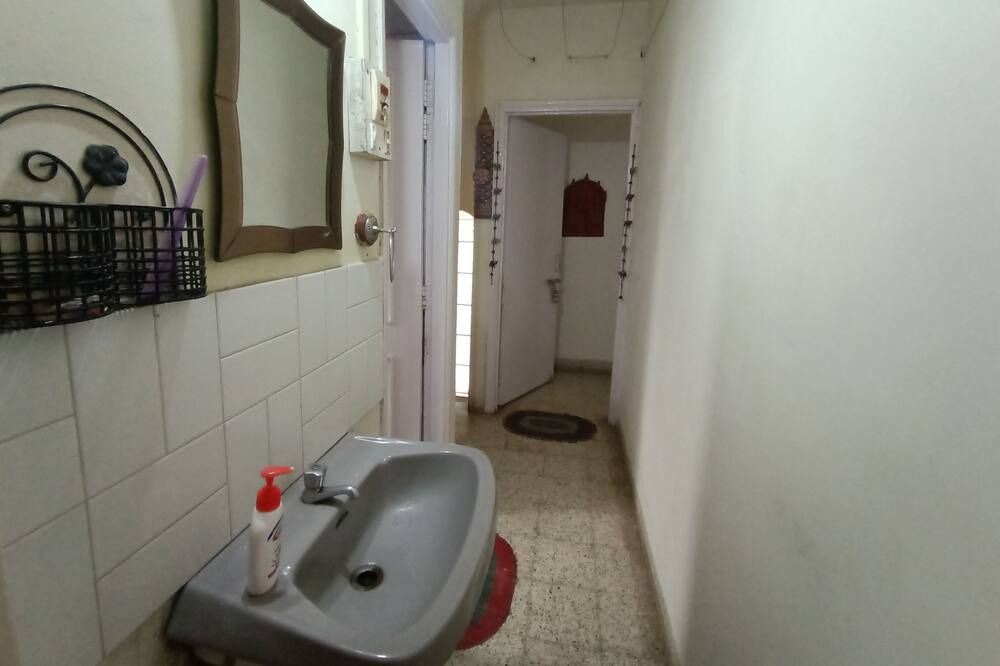 Photo of Bathroom in Kothrud