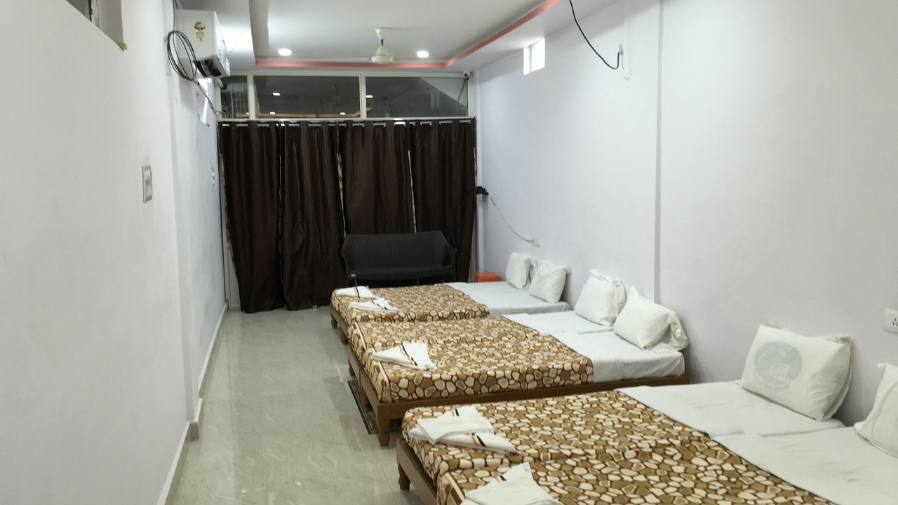 Photo of Bedroom in Srikalahasti