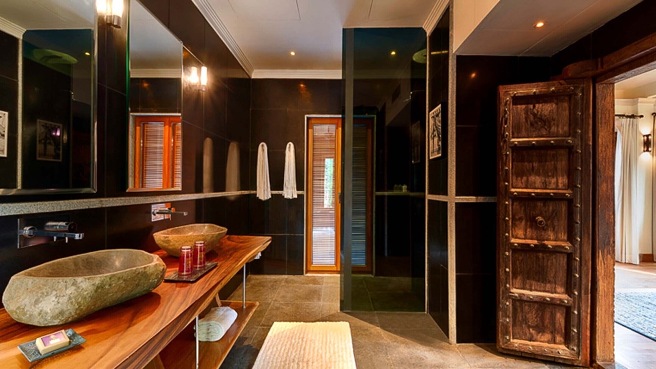 Photo of Bathroom in Hireguthi
