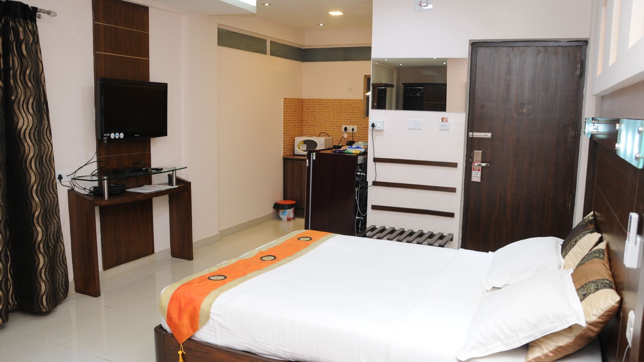 Photo of Bedroom in HBR Layout