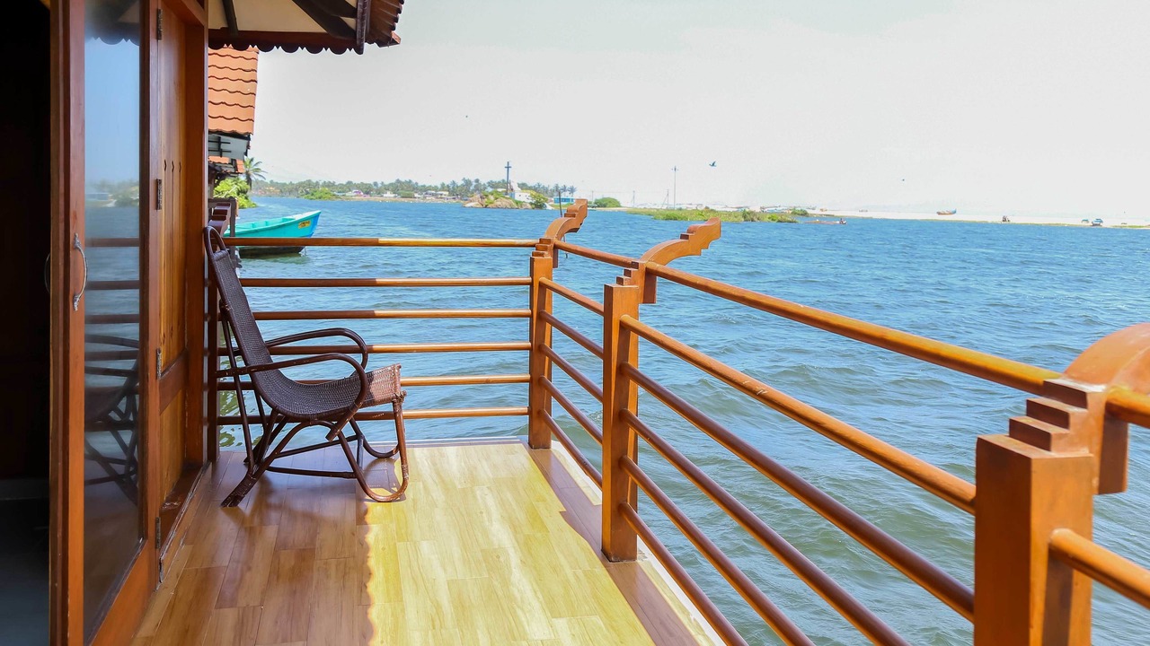Photo of Patio Balcony in Poovar