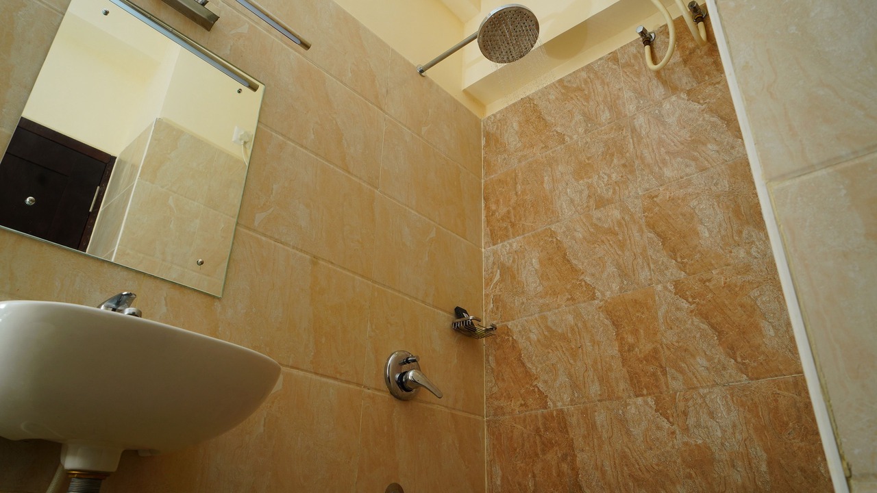 Photo of Bathroom in Courtallam