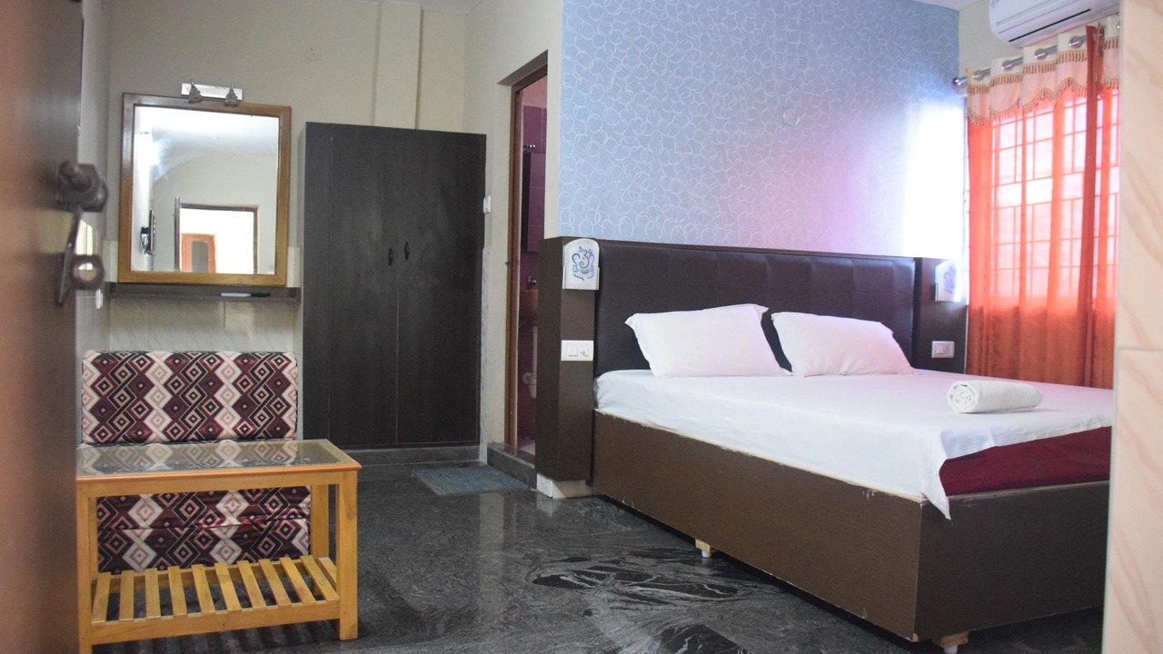 Photo of Bedroom in Mahabalipuram Beach