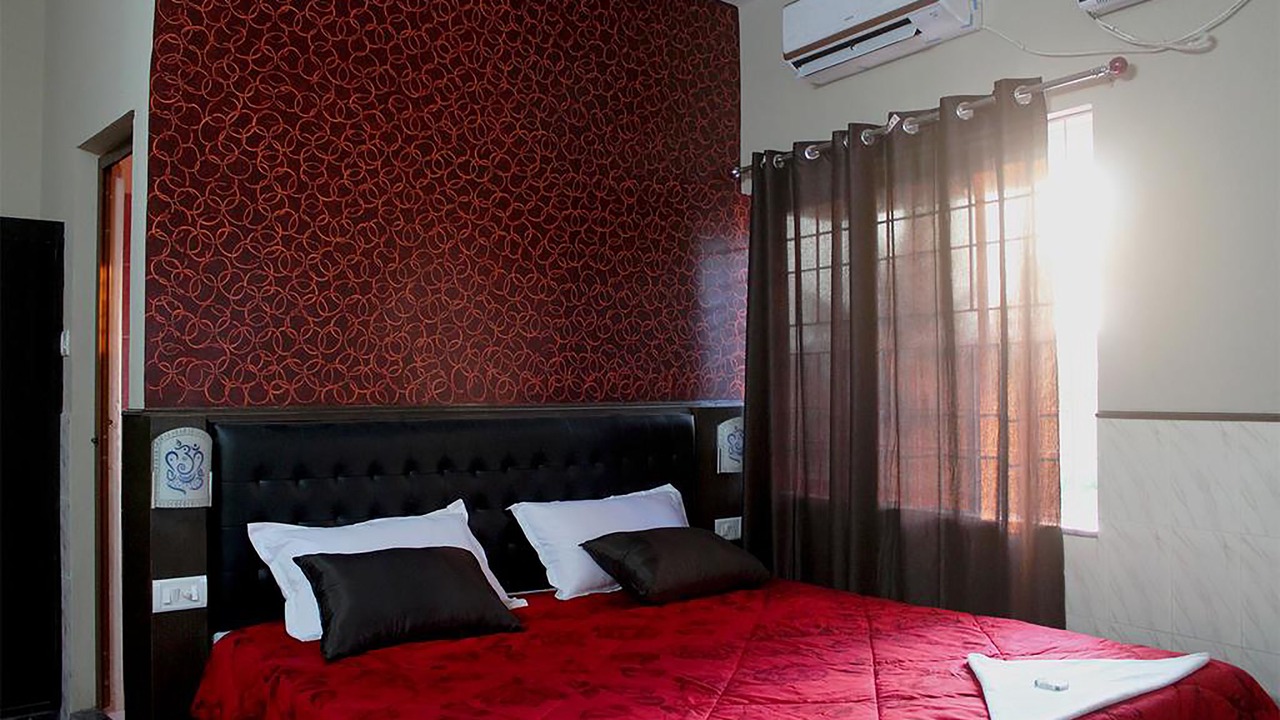 Photo of Bedroom in Mahabalipuram Beach