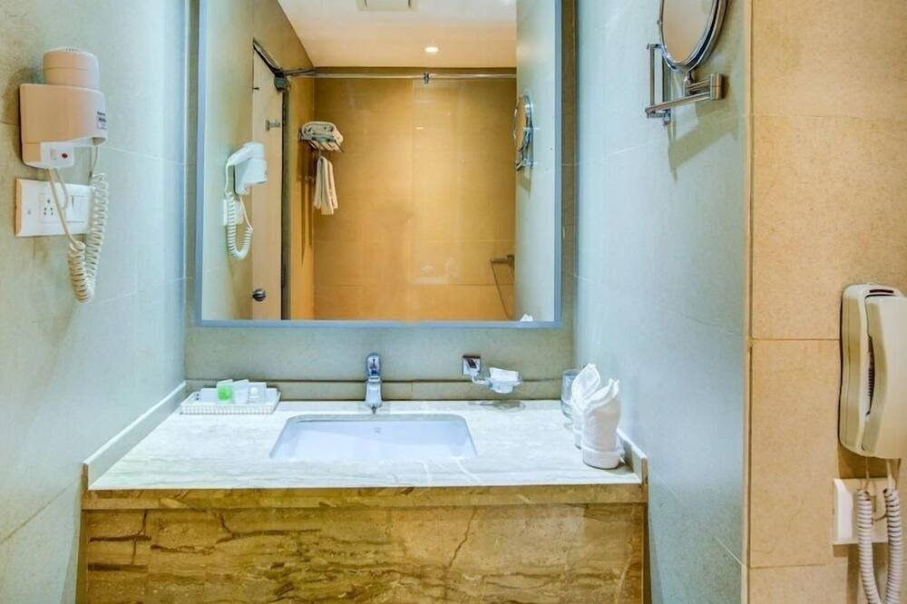 Photo of Bathroom in Kelakam